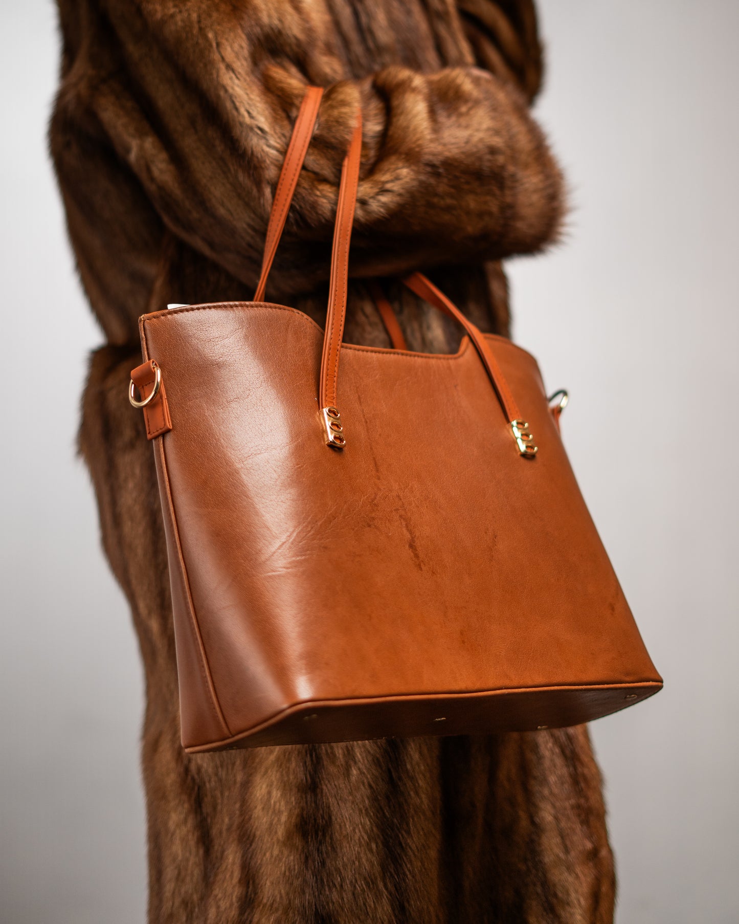 Elegant Classic Brown Leather Tote Bag