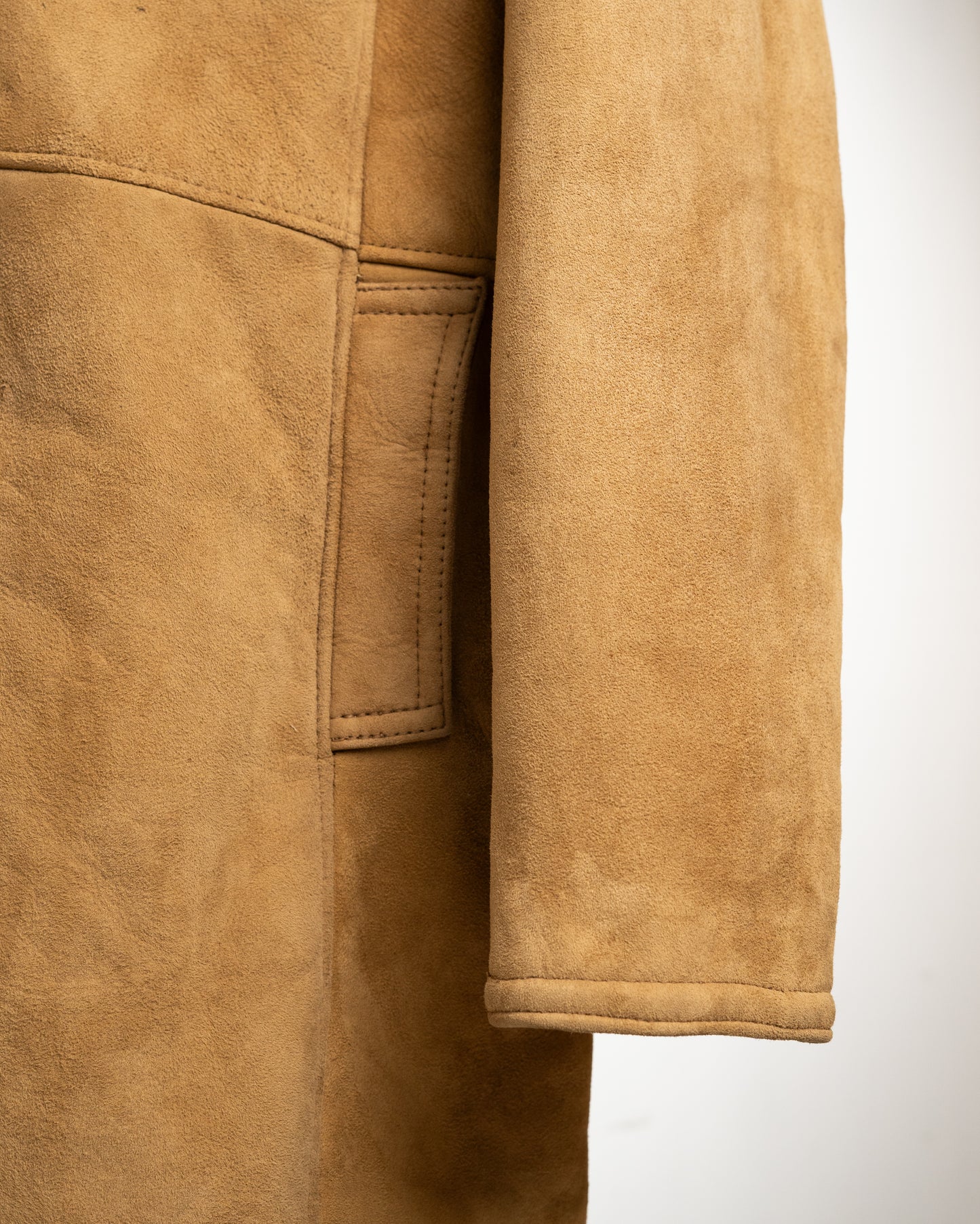 Luxurious Shearling Leather Coat with Plush Collar