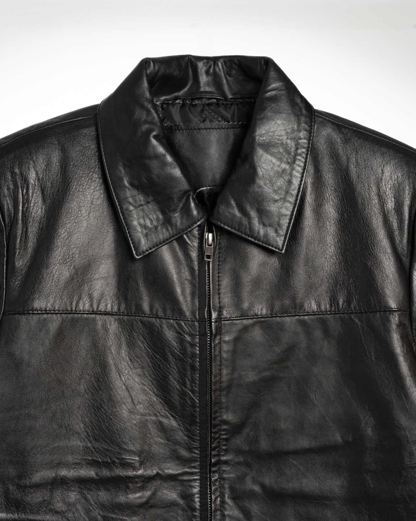 Classic Black Leather Jacket – Timeless Style & Premium Comfort