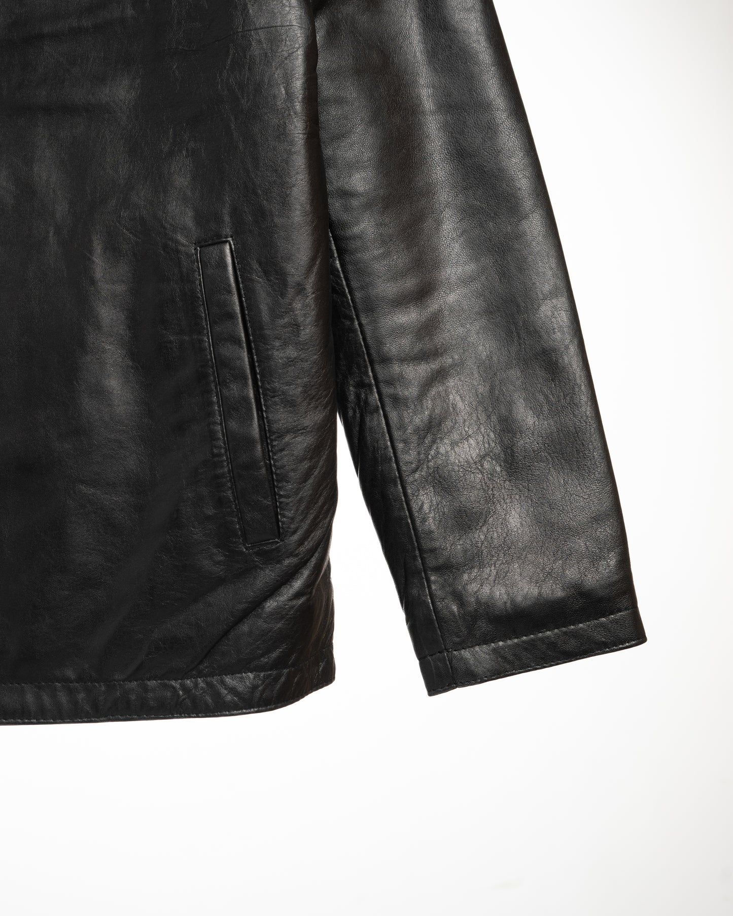 Classic Black Leather Jacket – Timeless Style & Premium Comfort