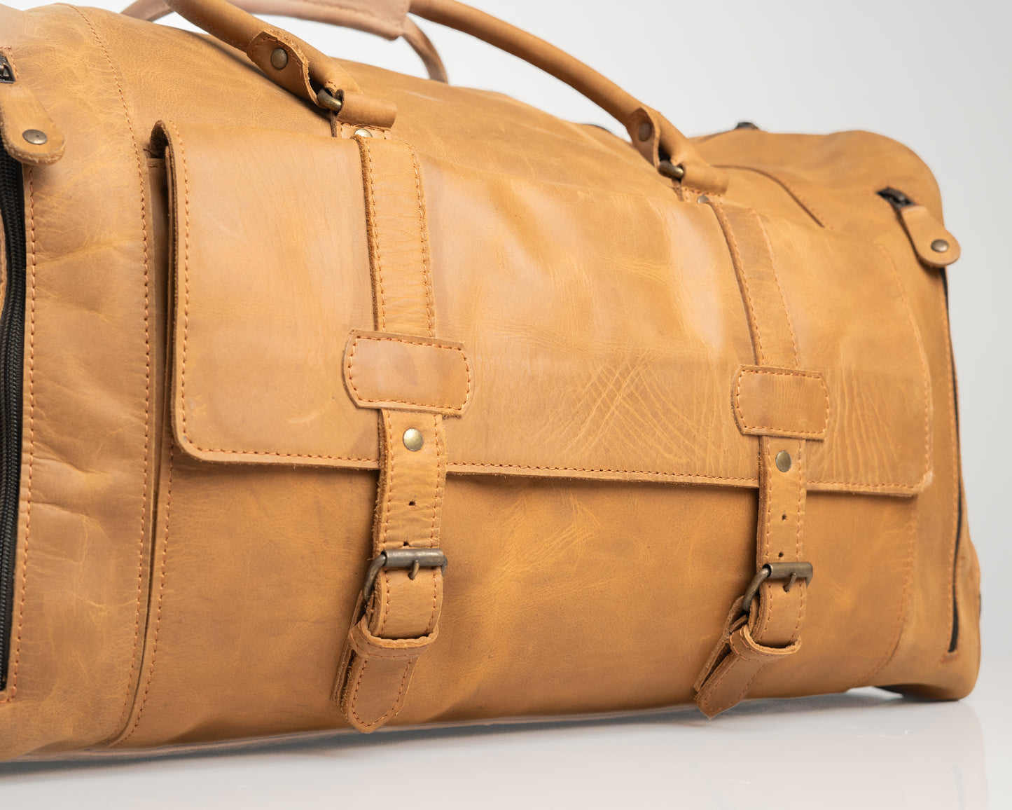 Premium Large Leather Duffel Bag – Classic Tan