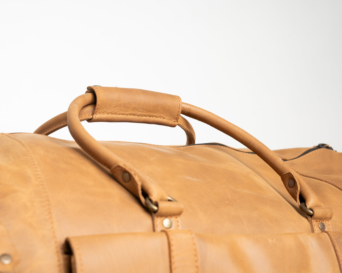 Premium Large Leather Duffel Bag – Classic Tan