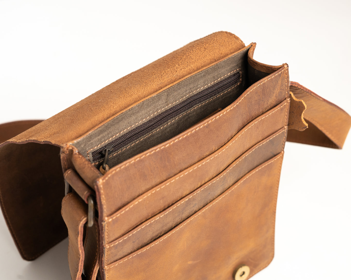 Minimalist Leather Crossbody Bag – Classic Vintage Brown