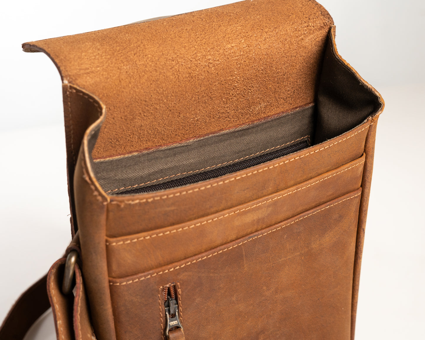 Vintage Leather Crossbody Messenger Bag – Rustic Brown