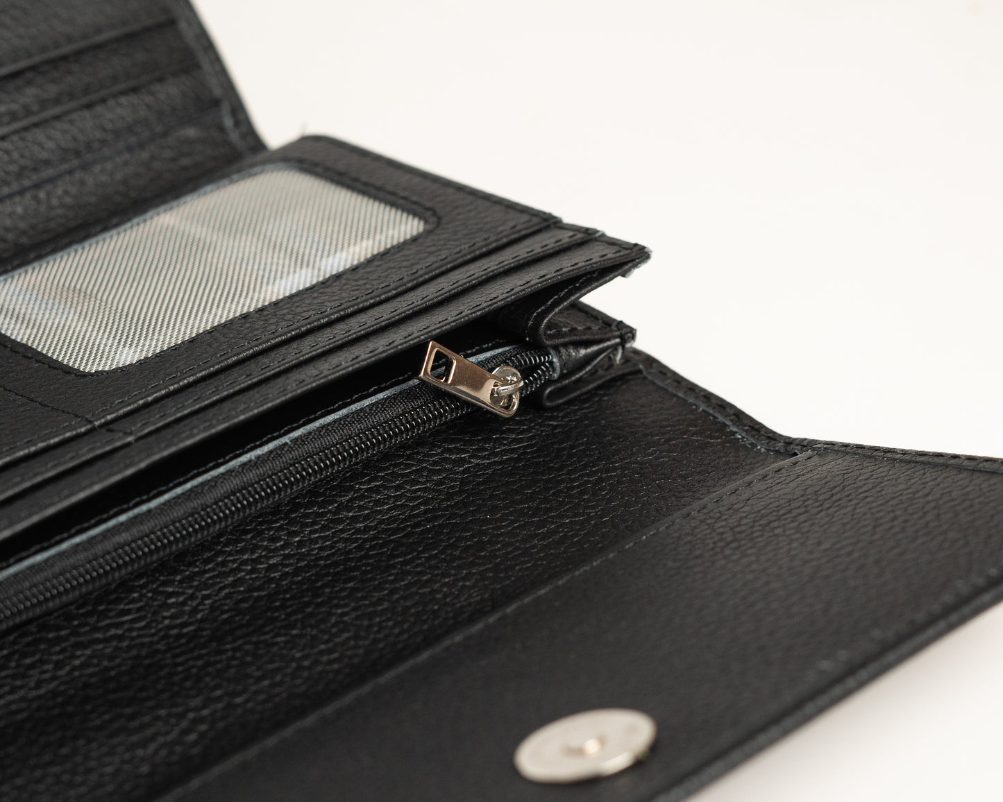 Elegant Black Leather Wallet – Vertical Trifold Design with Sleek Finish