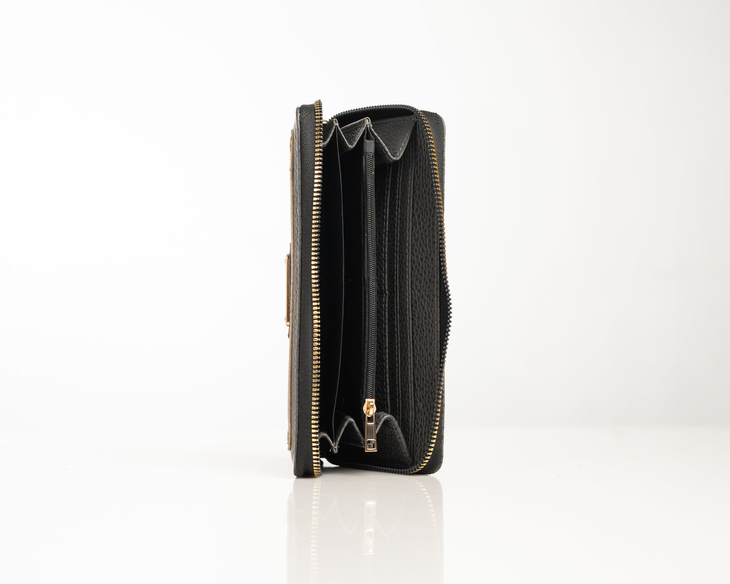 Elegant Black Leather Wallet – Vertical Trifold Design with Sleek Finish